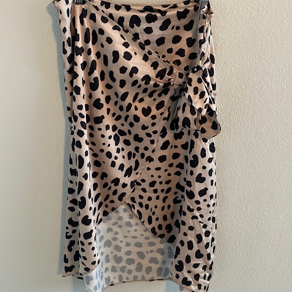 Nasty Gal wrap satiny skirt animal print zip sz‎ 8 leopard